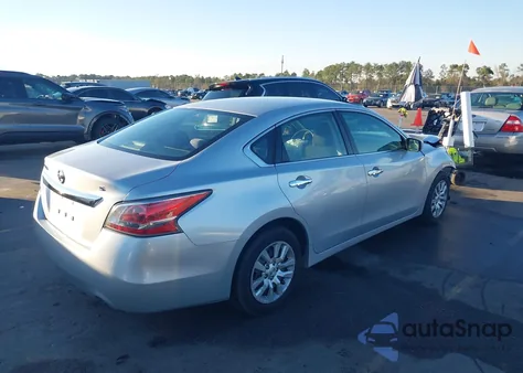 2015 Nissan Altima 2.5/2.5 S/2.5 Sl/2.5 Sv z USA, uszkodzony, nr VIN 1N4AL3AP3FC473526